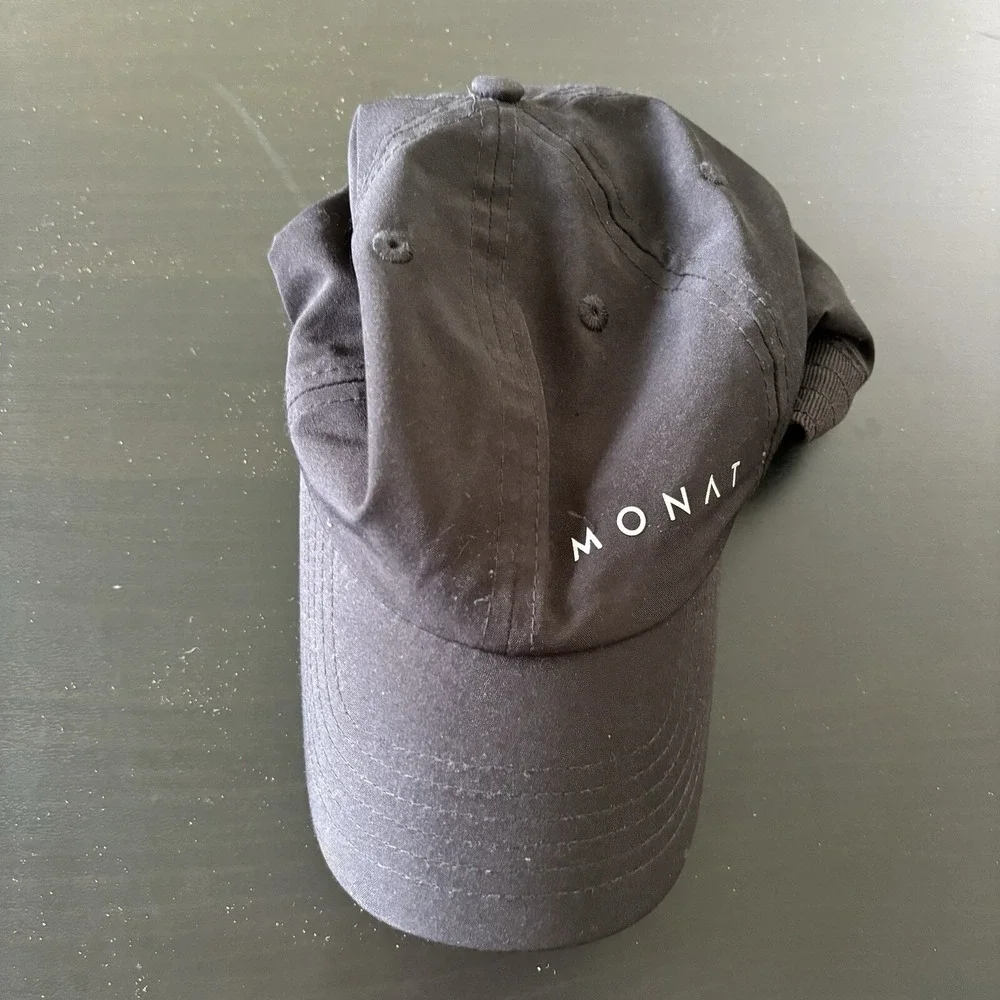 Monat Black Running Hat Stretch Strapback OSFM